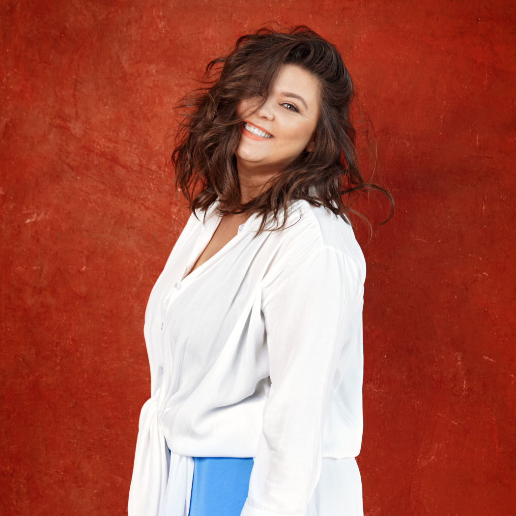 Trendy w modzie plus size na wiosnę i lato 2022. Te ubrania są hitem w stylizacjach dla puszystych